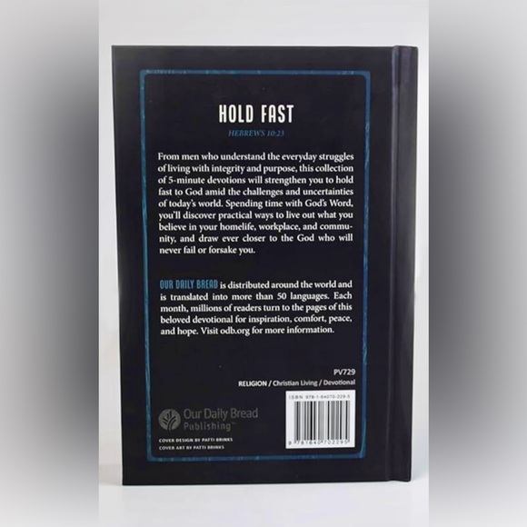 Hold Fast: 365 Devotions for Men by Men - Our Daily Bread 2023 VG Condition - Picture 2 of 3